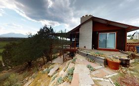 Hideout Ft Abajo 2 Bedroom Cabin, Stunning Views, Secluded!